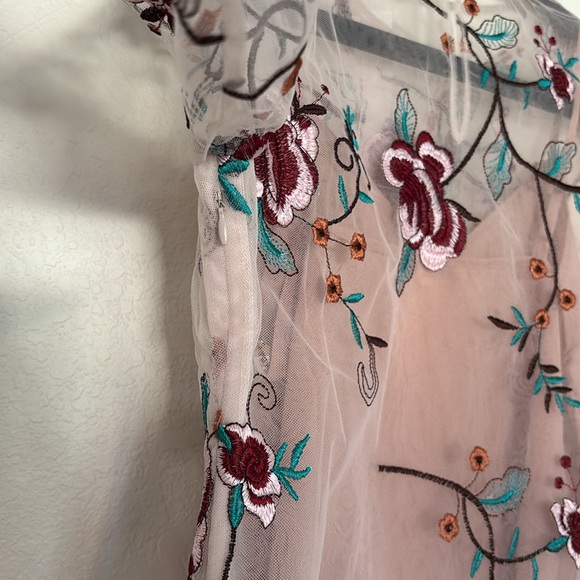 New Endless Rose Long Sleeve flowery Top - Picture 5 of 8